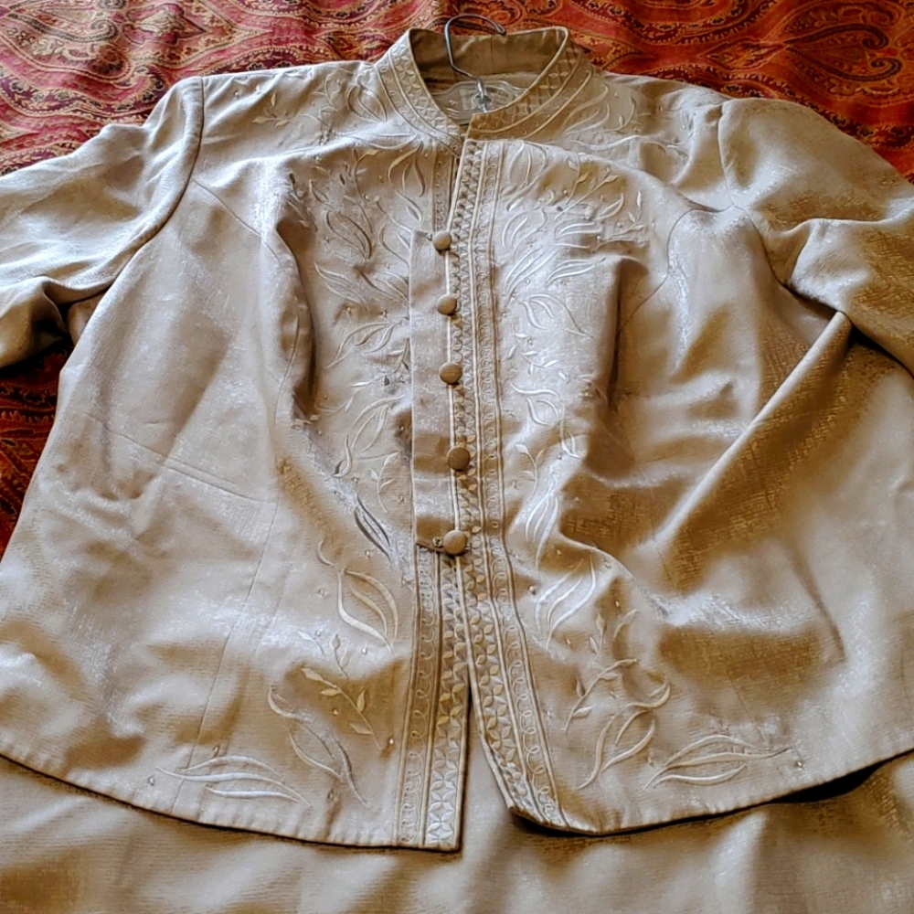 Shirt suit
